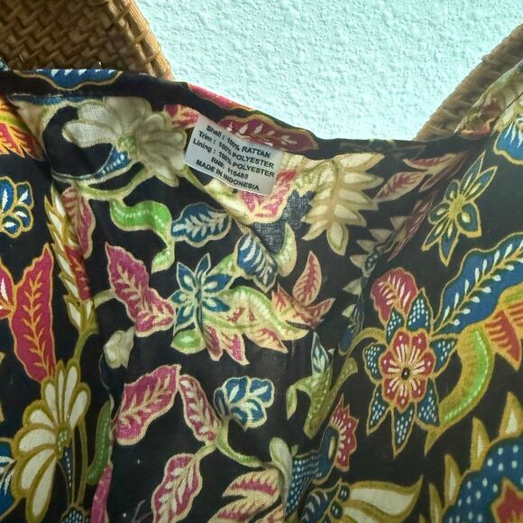 Round Rattan Straw Crossbody Bag – Floral Lined, No Brand Tag - Picture 10 of 10